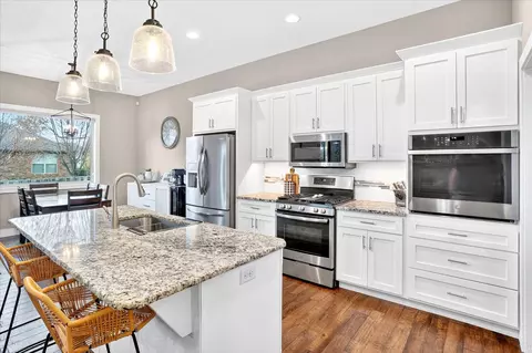 Kitchen - 926 E Downshire Dr, Nixa, MO 65714 photo 5 of 6