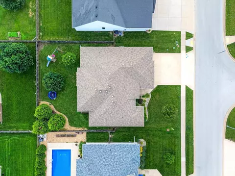 View/Area - 926 E Downshire Dr, Nixa, MO 65714 photo 1 of 4