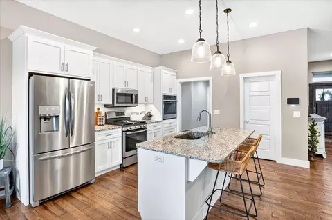 Kitchen - 926 E Downshire Dr, Nixa, MO 65714 photo 3 of 6