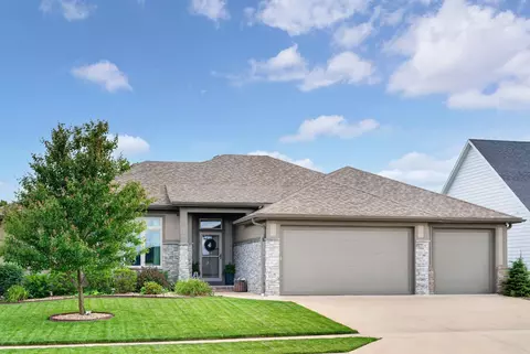 Exterior - 926 E Downshire Dr, Nixa, MO 65714 photo 2 of 6