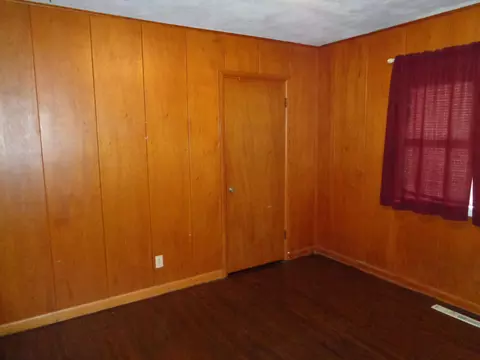 Bedroom - 2023 S Glencrest Ave, Springfield, MO 65804 photo 4 of 6
