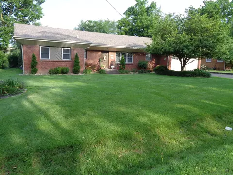 Exterior - 2023 S Glencrest Ave, Springfield, MO 65804 photo 4 of 10