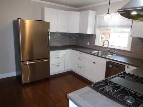 Kitchen - 2023 S Glencrest Ave, Springfield, MO 65804 photo 4 of 4