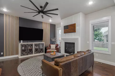 Living - 932 E Downshire Dr, Nixa, MO 65714 photo 2 of 3