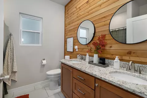 Bath - 932 E Downshire Dr, Nixa, MO 65714 photo 3 of 5