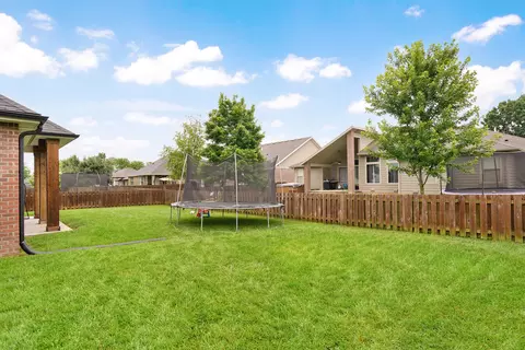 Exterior - 932 E Downshire Dr, Nixa, MO 65714 photo 8 of 9