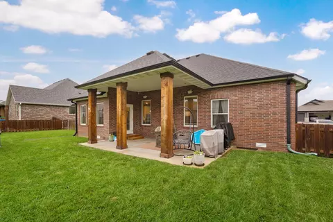 Exterior - 932 E Downshire Dr, Nixa, MO 65714 photo 7 of 9