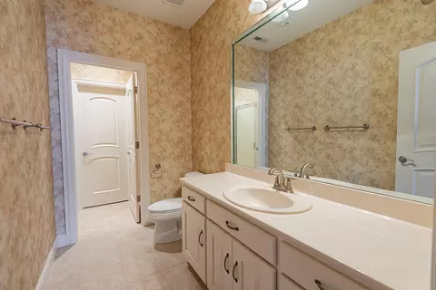 Bath - 3780 E Pond Apple Dr, Springfield, MO 65809 photo 9 of 9