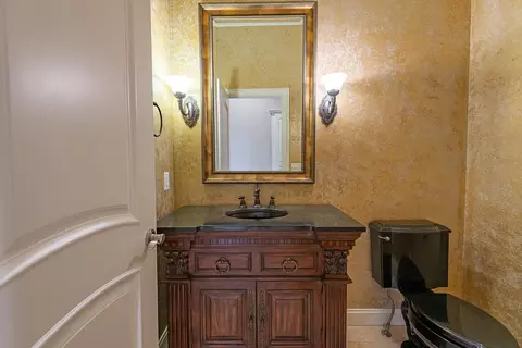 Bath - 3780 E Pond Apple Dr, Springfield, MO 65809 photo 1 of 9
