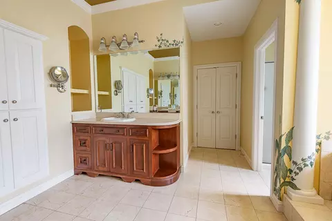 Bath - 3780 E Pond Apple Dr, Springfield, MO 65809 photo 7 of 9