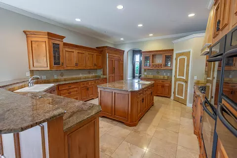 Kitchen - 3780 E Pond Apple Dr, Springfield, MO 65809 photo 2 of 9