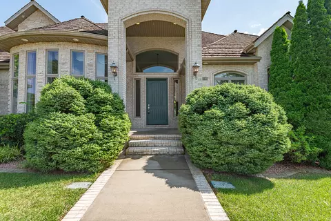 Exterior - 3780 E Pond Apple Dr, Springfield, MO 65809 photo 4 of 12