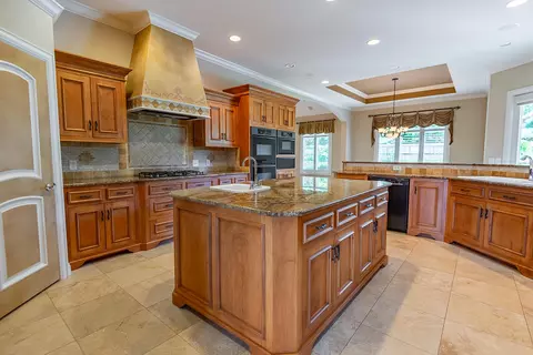 Kitchen - 3780 E Pond Apple Dr, Springfield, MO 65809 photo 8 of 9