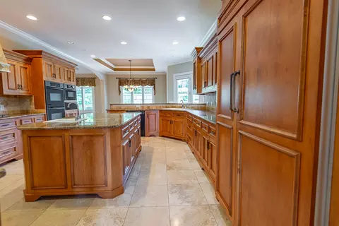 Kitchen - 3780 E Pond Apple Dr, Springfield, MO 65809 photo 7 of 9
