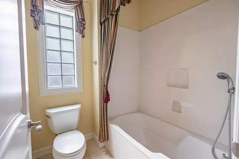 Bath - 3780 E Pond Apple Dr, Springfield, MO 65809 photo 6 of 9