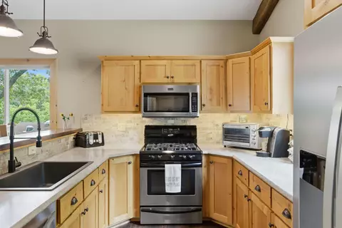 Kitchen - 27094 Private Road 2234, Shell Knob, MO 65747 photo 3 of 4