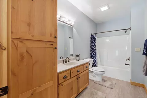 Bath - 27094 Private Road 2234, Shell Knob, MO 65747 photo 4 of 5