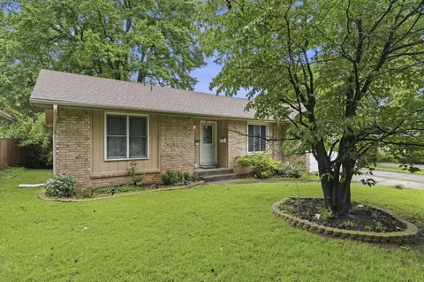 Exterior - 2627 S National Ave, Springfield, MO 65807 photo 3 of 7