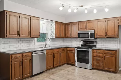 Kitchen - 2627 S National Ave, Springfield, MO 65807 photo 3 of 4