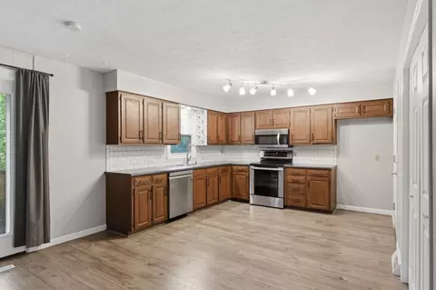 Kitchen - 2627 S National Ave, Springfield, MO 65807 photo 1 of 4