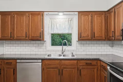 Kitchen - 2627 S National Ave, Springfield, MO 65807 photo 4 of 4
