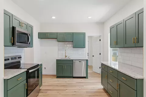 2335 N Johnston Ave, Springfield, MO 65803 photo 9