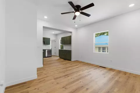 2335 N Johnston Ave, Springfield, MO 65803 photo 8