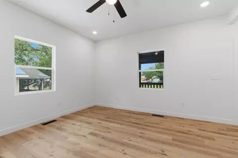 2335 N Johnston Ave, Springfield, MO 65803 photo 7