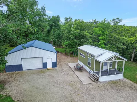 22440 Maple St, Pittsburg, MO 65724