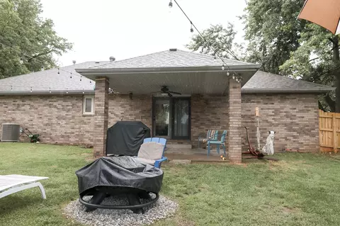 Exterior - 310 E Grant St, Clever, MO 65631 photo 3 of 4