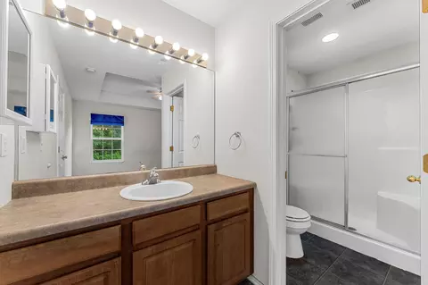 Bath - 280 Quail Run Rd, Branson, MO 65616 photo 2 of 4