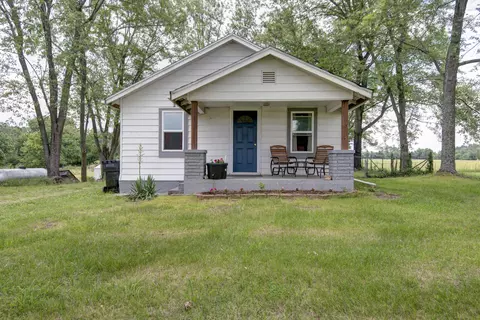 8670 N Farm Road 173, Springfield, MO 65803