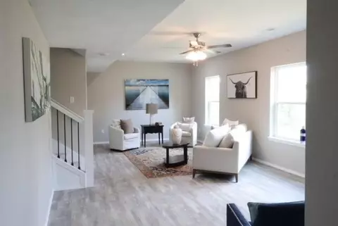 Living - 4377 N Toby Ave, Springfield, MO 65803 photo 3 of 5
