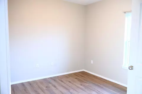 Bedroom - 4377 N Toby Ave, Springfield, MO 65803 photo 4 of 9