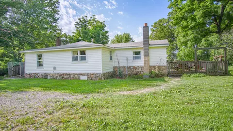 9399 Hopper Ln, Mountain Grove, MO 65711