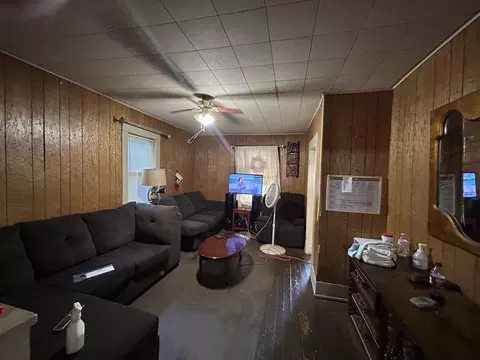 Living - 429 S Broadway Ave, Springfield, MO 65806 photo 2 of 2
