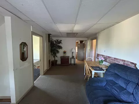 Entry Way - 429 S Broadway Ave, Springfield, MO 65806 photo 1 of 1