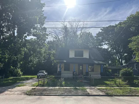 Exterior - 429 S Broadway Ave, Springfield, MO 65806 photo 3 of 6