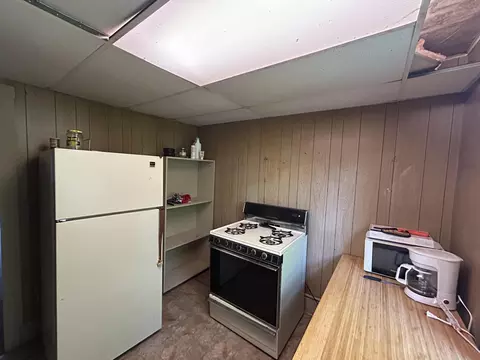 Kitchen - 429 S Broadway Ave, Springfield, MO 65806 photo 3 of 4