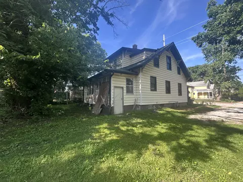 Exterior - 429 S Broadway Ave, Springfield, MO 65806 photo 6 of 6