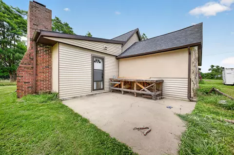 Exterior - 2081 Sand Ridge Rd, Marshfield, MO 65706 photo 2 of 8
