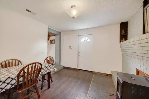 Dining - 2081 Sand Ridge Rd, Marshfield, MO 65706 photo 2 of 4