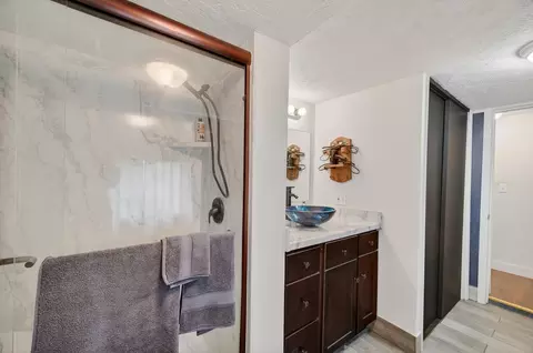Bath - 2081 Sand Ridge Rd, Marshfield, MO 65706 photo 3 of 3