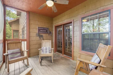 272 Oakridge Rd, Branson, MO 65616