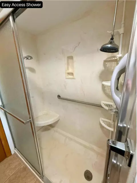Bath - 761 S Hickory St, Buffalo, MO 65622 photo 2 of 2