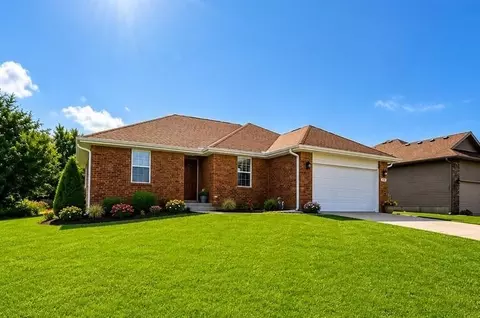 1160 Estate Ave, Marshfield, MO 65706