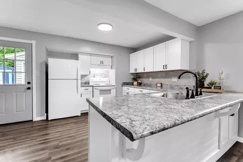 516 N Forest Ave, Springfield, MO 65802 photo 9