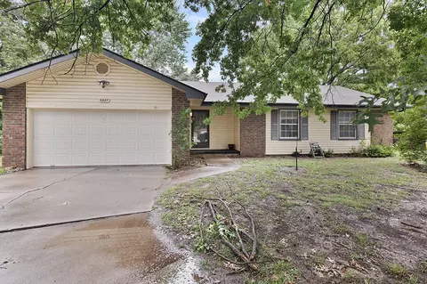 Exterior - 3227 S Kimbrough Ct, Springfield, MO 65807 photo 2 of 6