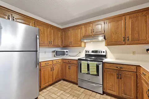 Kitchen - 3227 S Kimbrough Ct, Springfield, MO 65807 photo 4 of 4