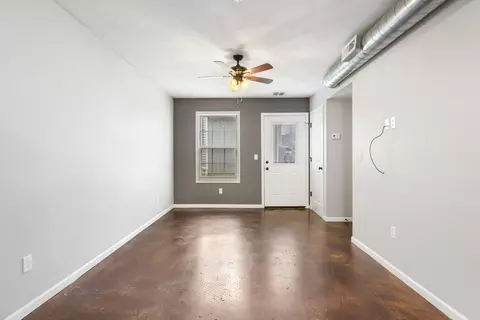 Living - 311 S Hampton Ave, Springfield, MO 65806 photo 1 of 2